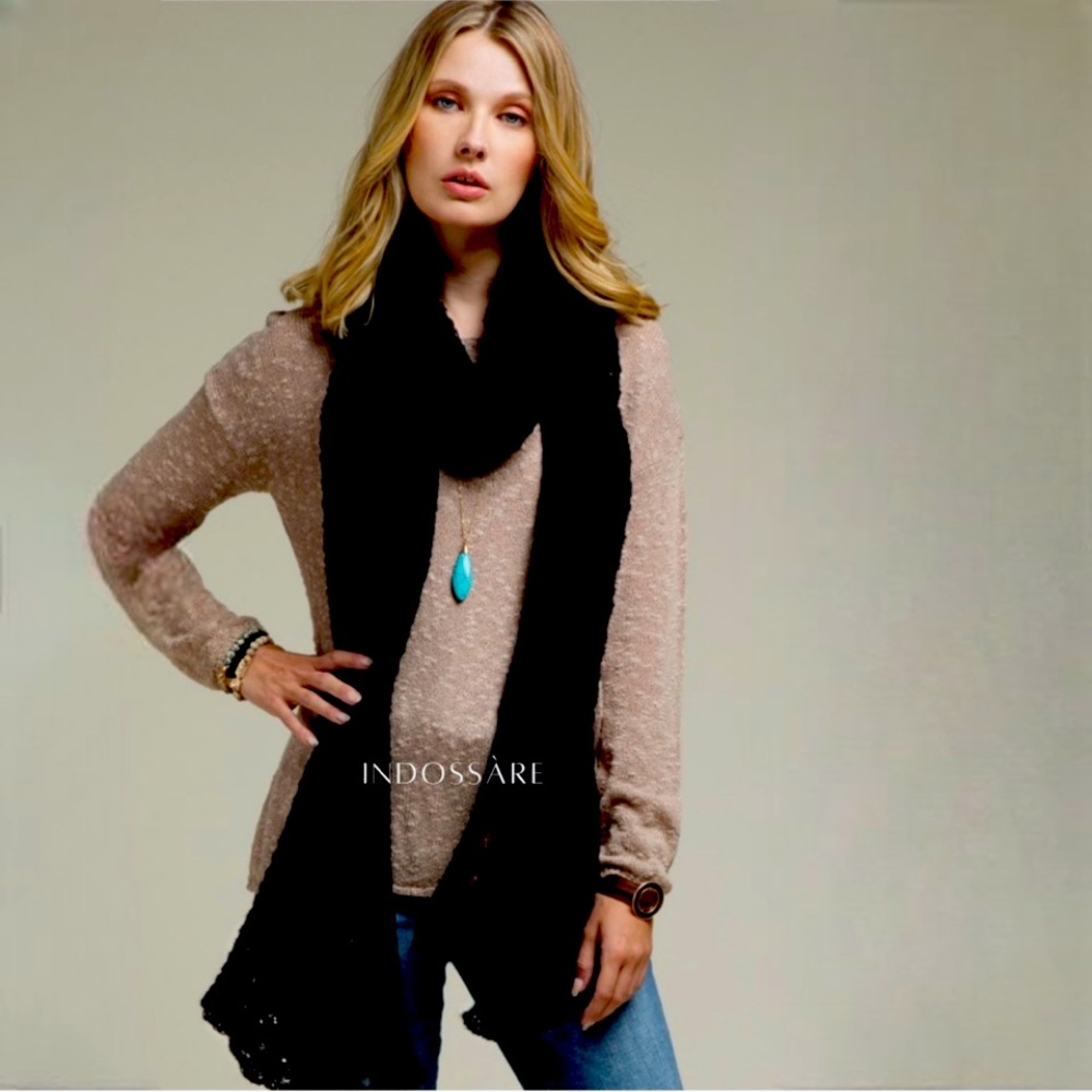 🖤SOFT BLACK KNIT OPEN WEAVE SCARF